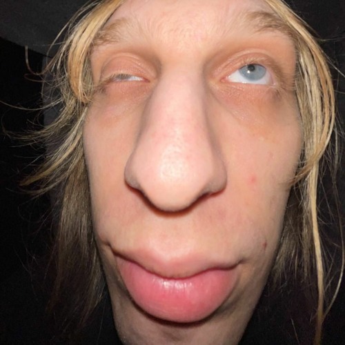 Үлкен мүшесі менің есегімді жарып жіберді