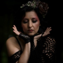 Ei-la Já (Behold Her)