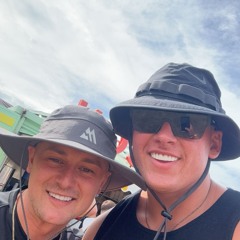 Two stepperz👣