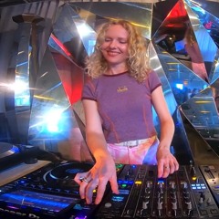 Folder FM | Lizzy Green | 03-05-2024