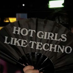Hot girls listen to techno 🖤⛓️