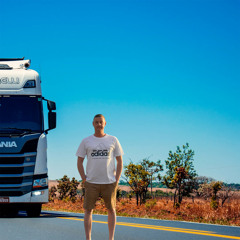 16 Wheeler Drift (Radio Edit) [feat. Mc Pigeon]