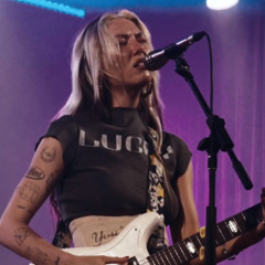 lucky girl (live at Reading)