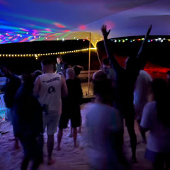 01 Yoyo&mary Neve Yam