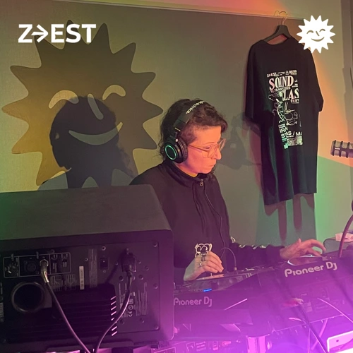 Mes disques sont un miroir - kool chienne Soundcloud podcast image for