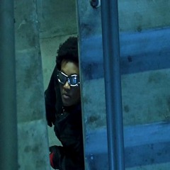 Stare at me (interlude)