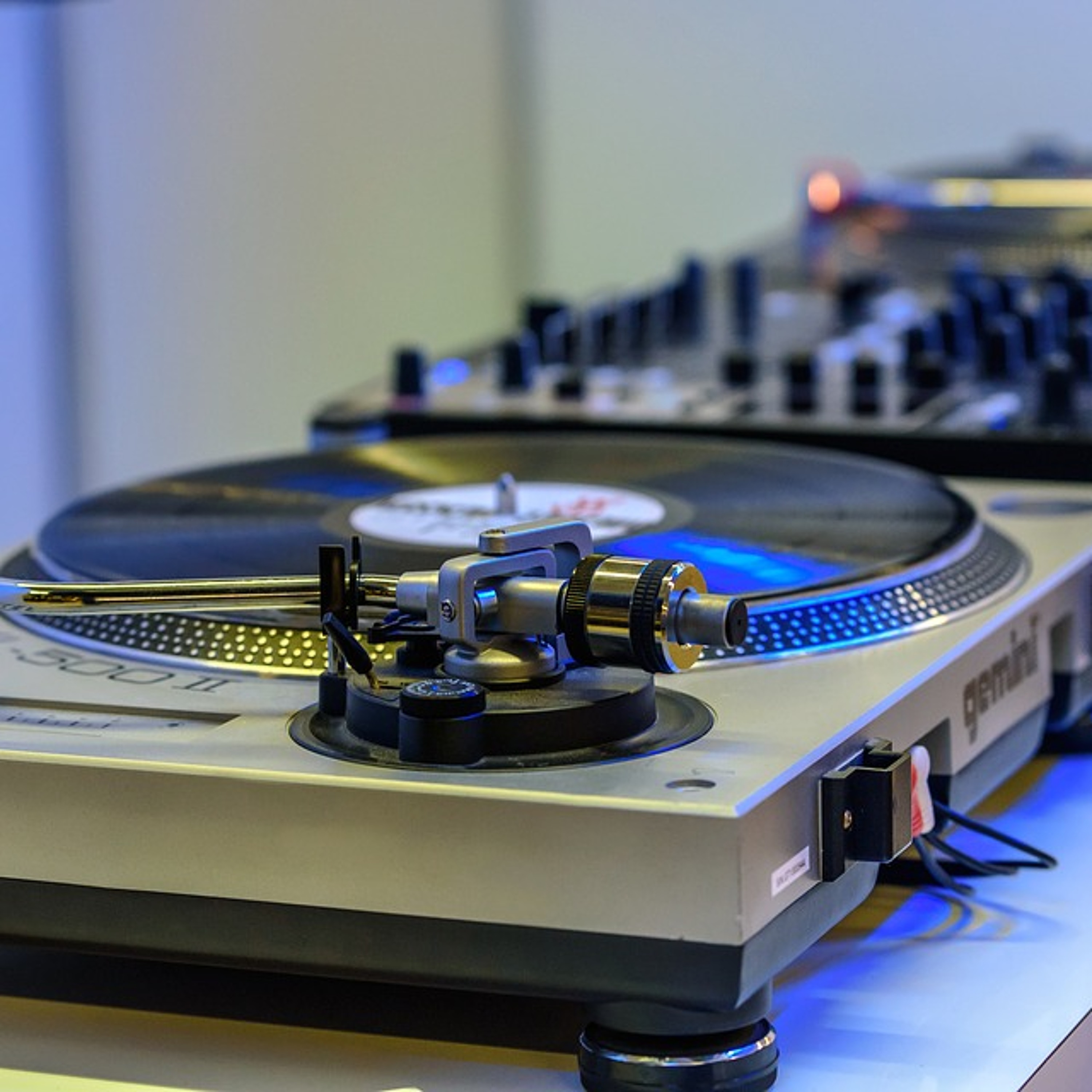 DJ Frankie Dee