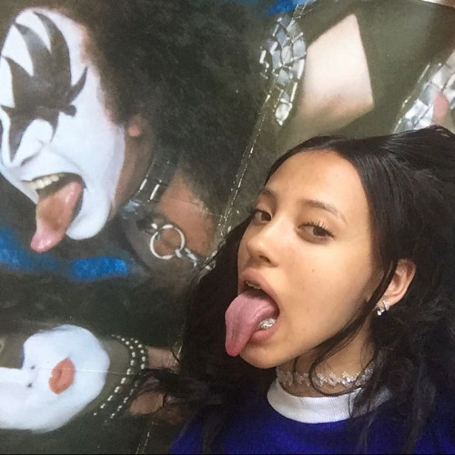 pourin up w zai @xen thanks for 900 luv yall
