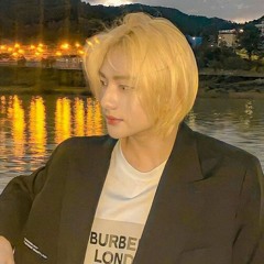 "stray kids- Silent cry (sped up)"