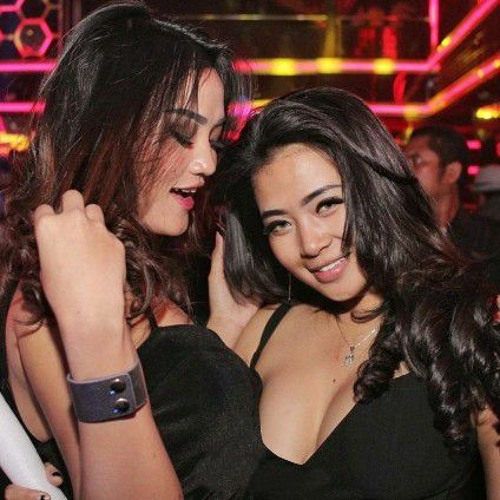 SATU ROOM MELAYANG TINGGI  DJ JUNGLE DUTCH TERBARU 2023 FULL BASS  DJ DUGEM TERBARU 2023