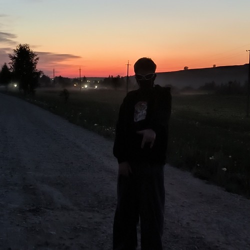 who am i (Prod. trippill + deeprst)