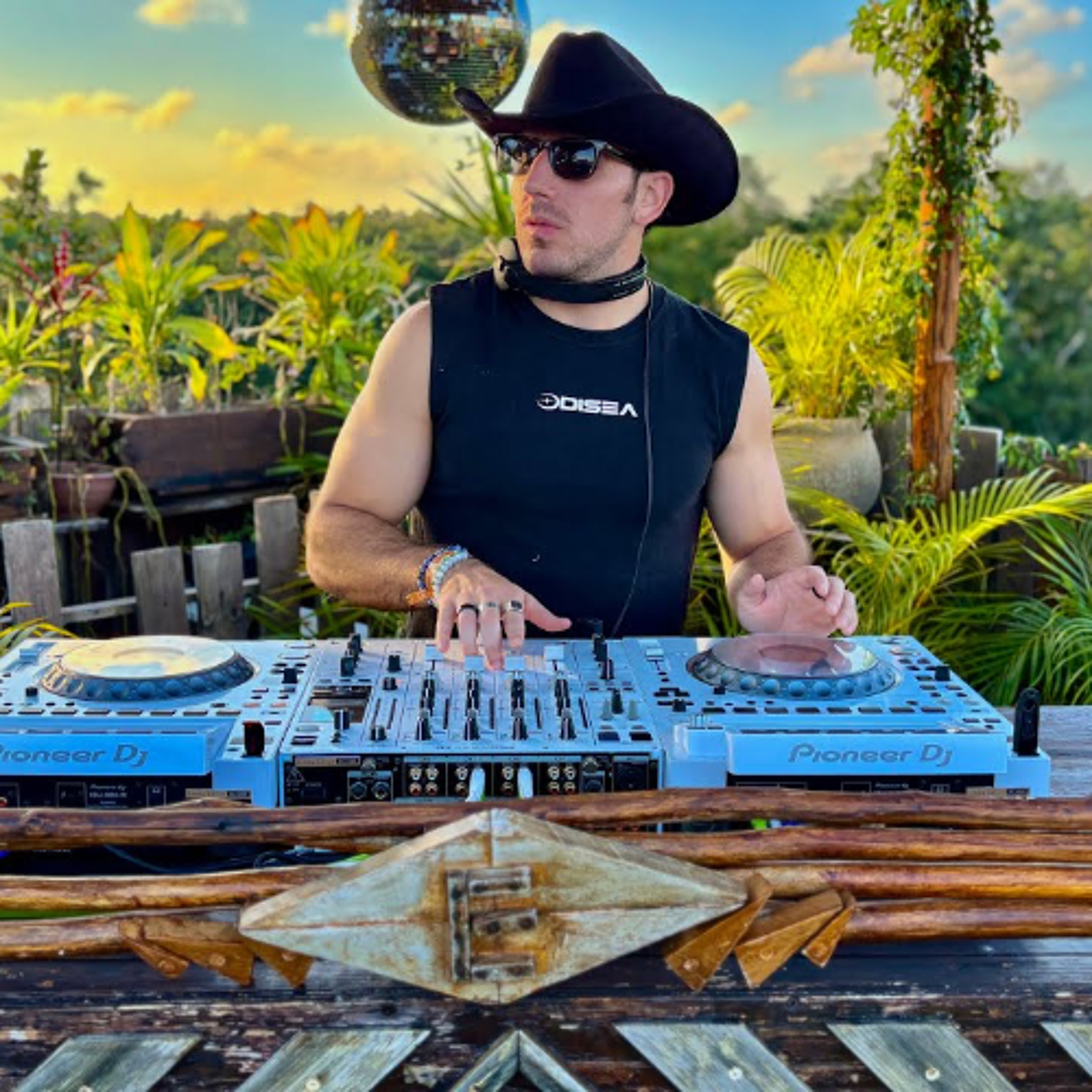 ALESSANDRINI | Indie Tech House Sunset Mix 2026 | By @EPHIMERATulum episode artwork