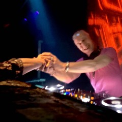 Straff 10-07-25 At Der Weisse Hase Berlin with Wiebe Roose Techno - Trance - Retro