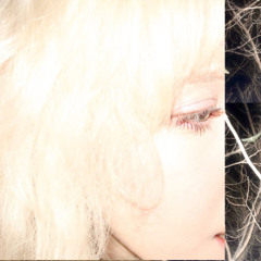 vienes y t vas ˚ · . (prod. 044, Weso)