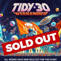 Lynne Queenie - Tidy 30 Weekender