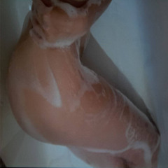 грустная история про шалаву от неизвестного исполнителя (p.sickboi))