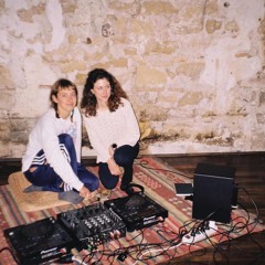 Cloutch : Deep sound for soft yoga