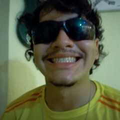 eu vivo no meu mundo de loucura e putaria.