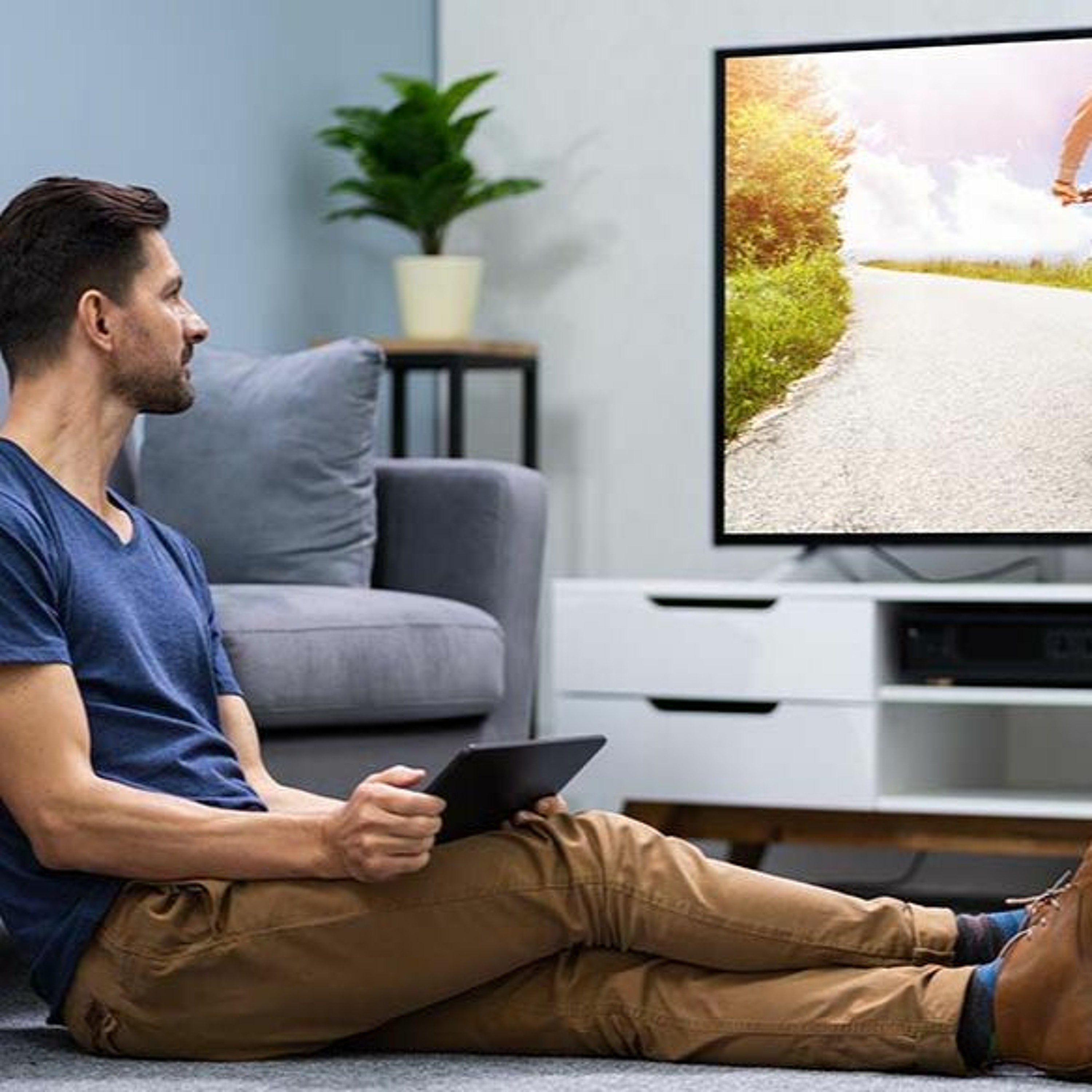 #99 - Justin and Mark Ask You To Buy Them 4K Televisions (70-Inch Minimum)