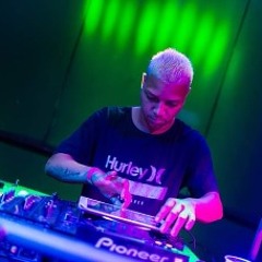 SET MIXADO 002 - [[ DJ JUNINHO DO TUIUTI ]] 25+8 MINUTINHOS