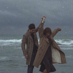 خلِّيني بقلبك طفلة مدللة