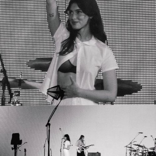 21 by gracie abrams (live)