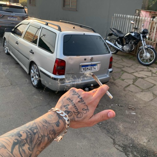 DESSE COM O DEDINHO NA BOCA