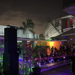 FRANZ T // preparing dancefloor for PataCaliente Halloween Party