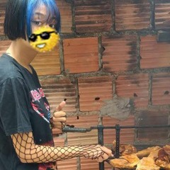 emo de baixa qualidade
