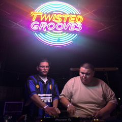 TWISTED GROOVES - V1NNCE SET