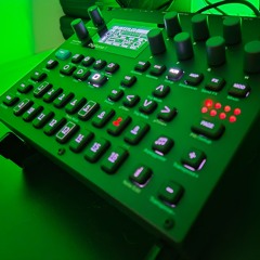 LIVE TECHNO