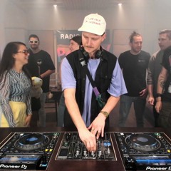 Ponyhof - Aliaselias | Radio Rudina