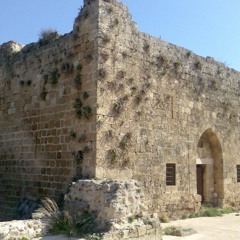 ما أبرز الحقب التاريخية التي مرت بها "قلعة يحمور" في "طرطوس"؟ 07 - 03 - 2023
