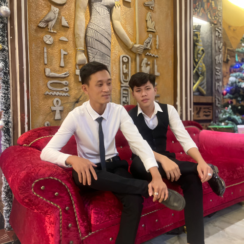 Thành Long Tặng Anh Vũ Đen Xo