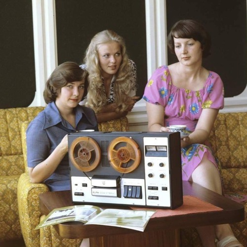 LA RADIO RADIEUSE EST TOUTE BIZARRE