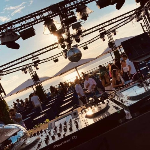 Last Hour Warm Up RoofTop Starmaniac July 2021