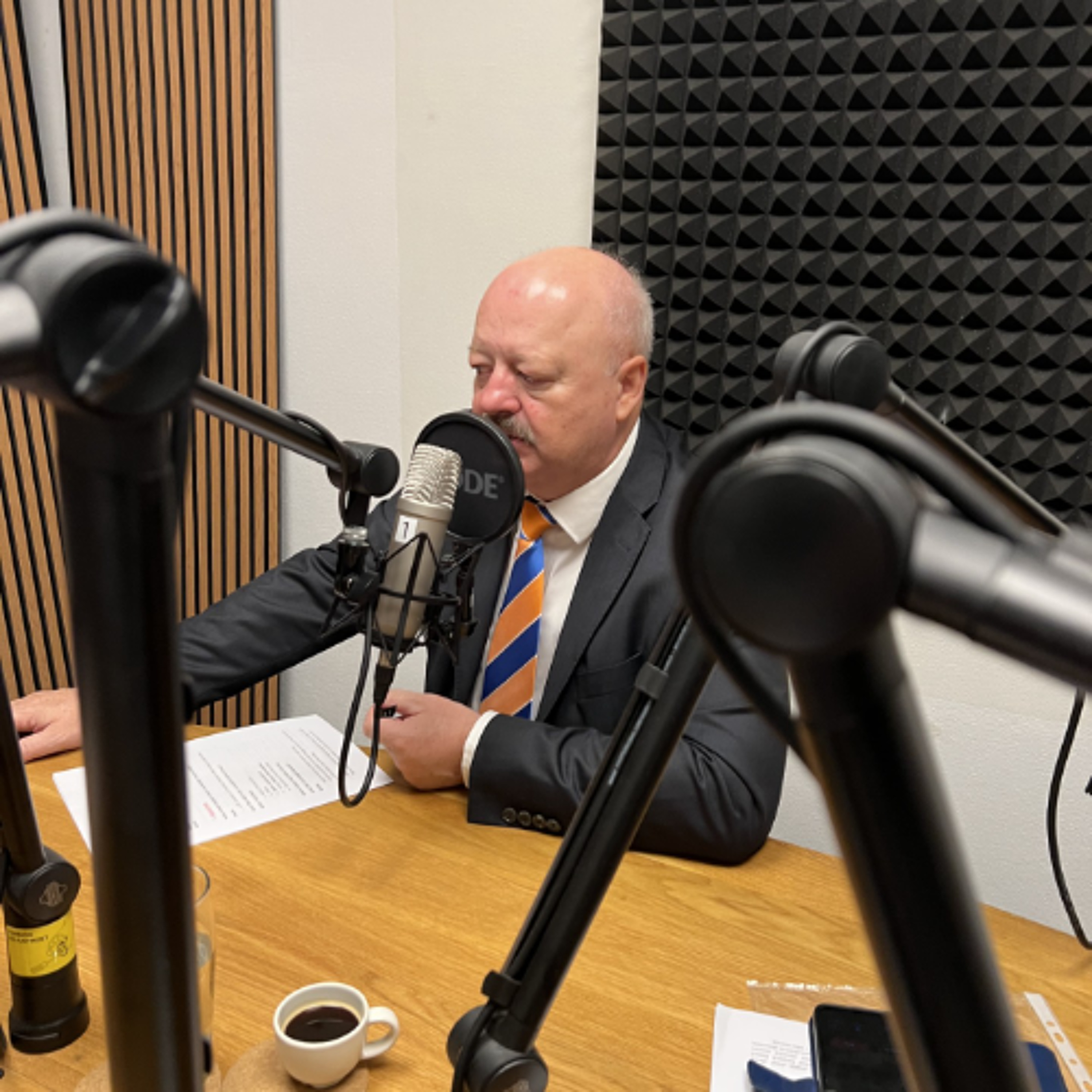 Bezpečnostný radar: Kaliňák si požičal miliardy. Kto bude bohatnúť? Bezpečnostný radar: Kaliňák si požičal miliardy. Kto bude bohatnúť?