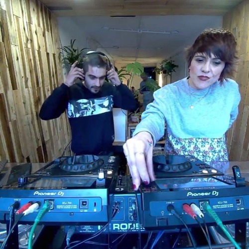 Smooth Sounds radioshow #071 invites Diggola [DLC KULTUR]