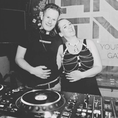 Premiere b2b of SCHENNIFER and TEE JAY @Fundbureau Hamburg