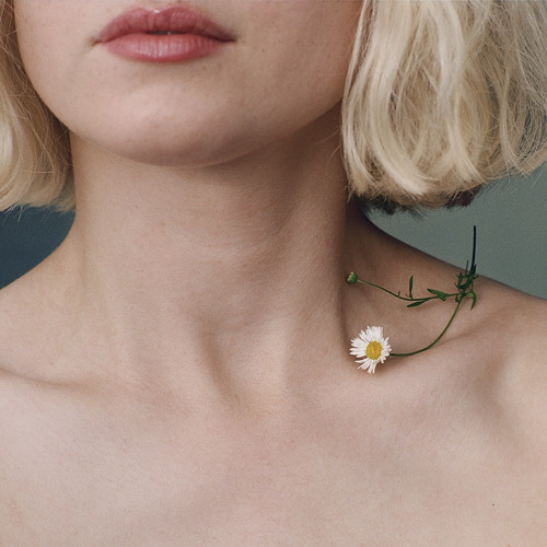 Cover art for Maisie Peters' song 'Audrey Hepburn'.