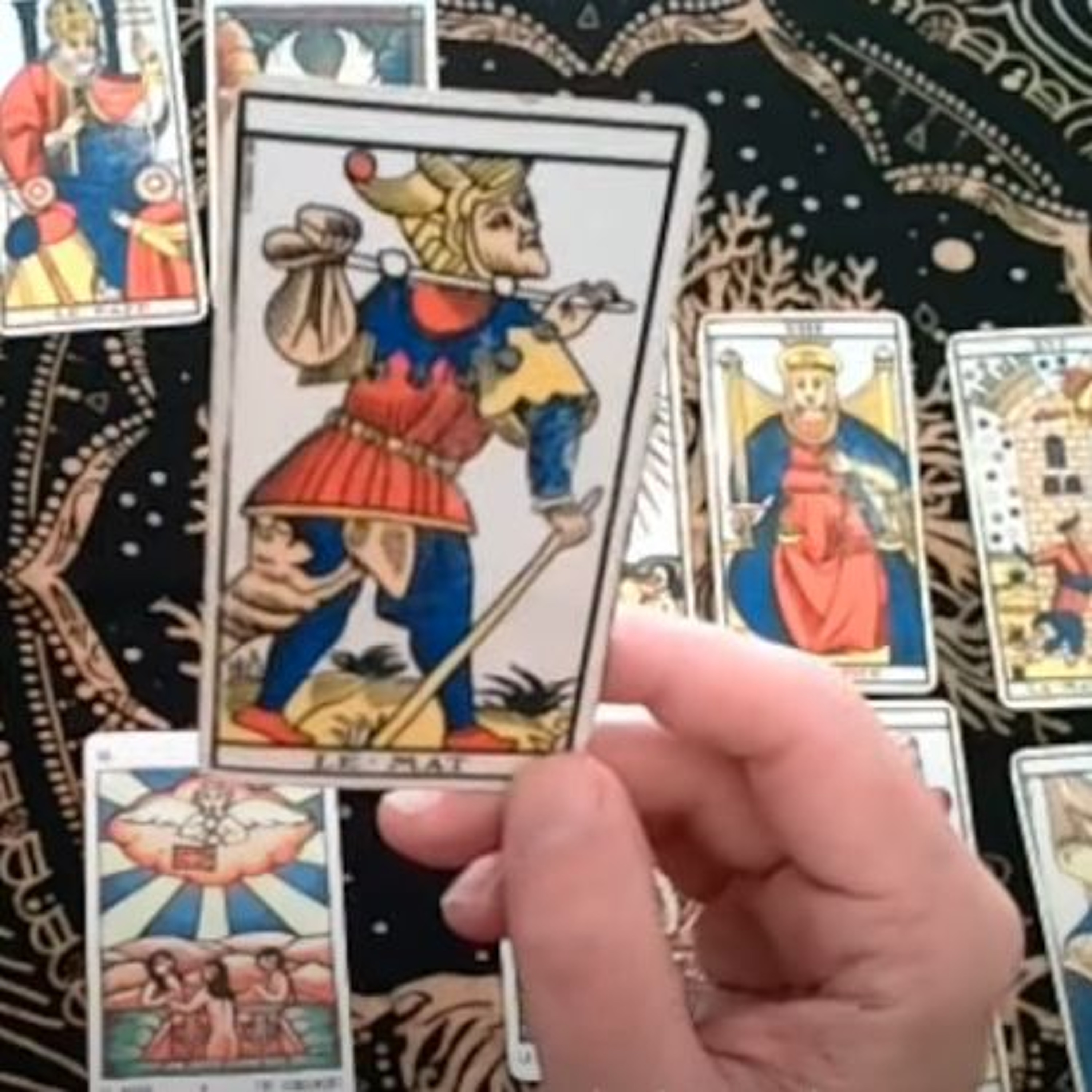 Comment va évoluer le campagne présidentielle Américaine ? Tirage tarot voyance