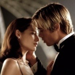 ليتني من زحمة الناس أسرقك .