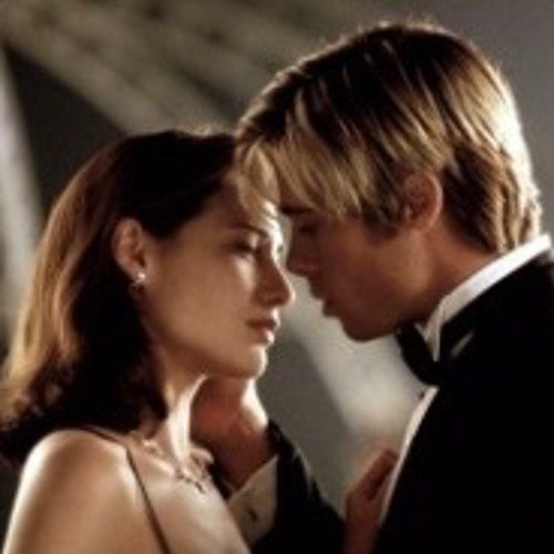 ليتني من زحمة الناس أسرقك .