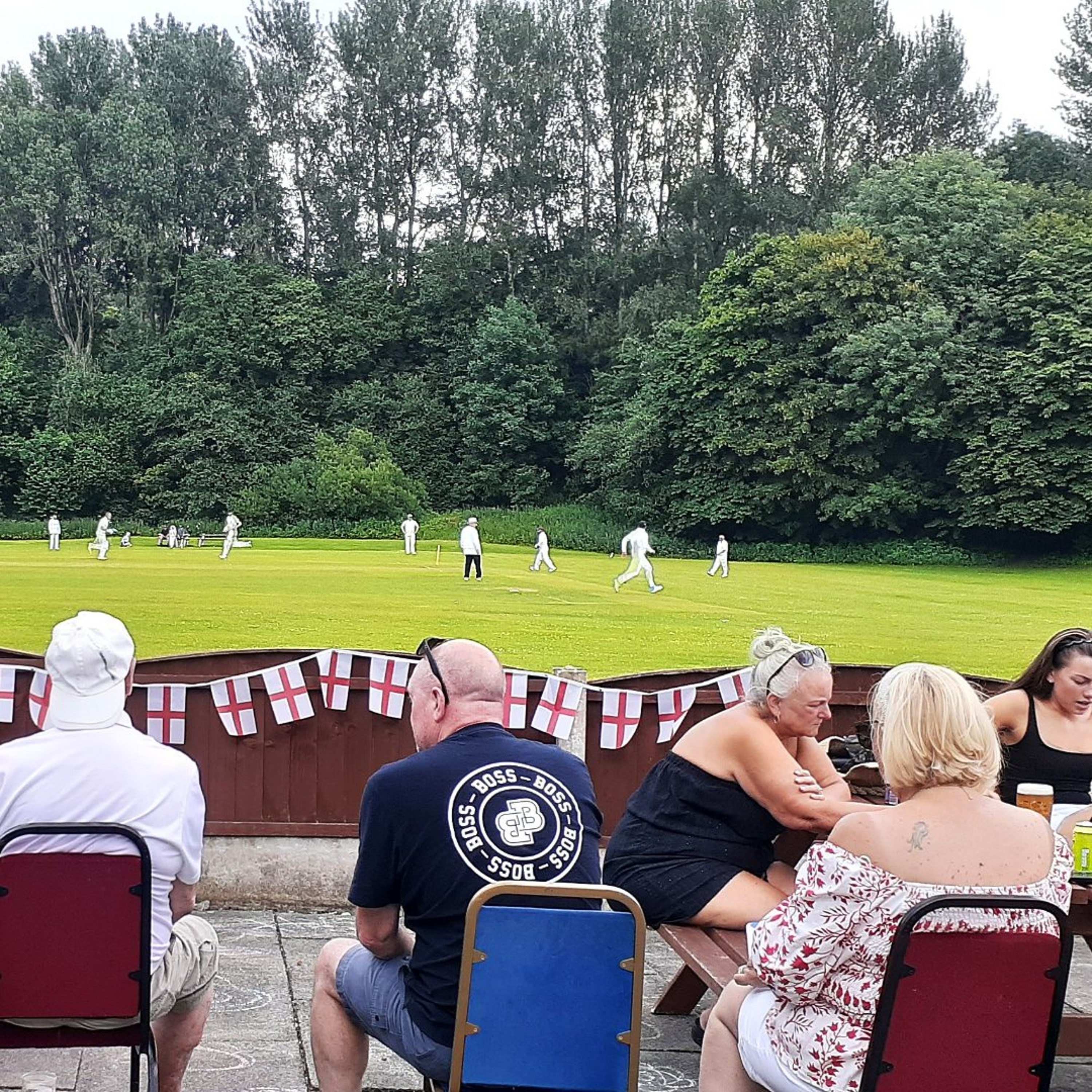 Reporter Mike Smith Returns to England's North -Enjoys Beer, Food, Cricket and mre episode artwork