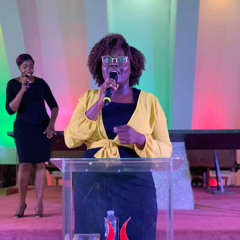 Venez coeurs souffrance et meurtris / Il est un nom (Sr.Anne)