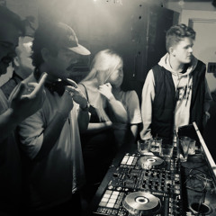100% UKG