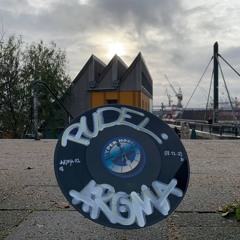 Bombe @ AROMA 02 Golden Pudel