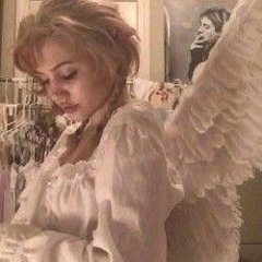 Jocelyn Flores