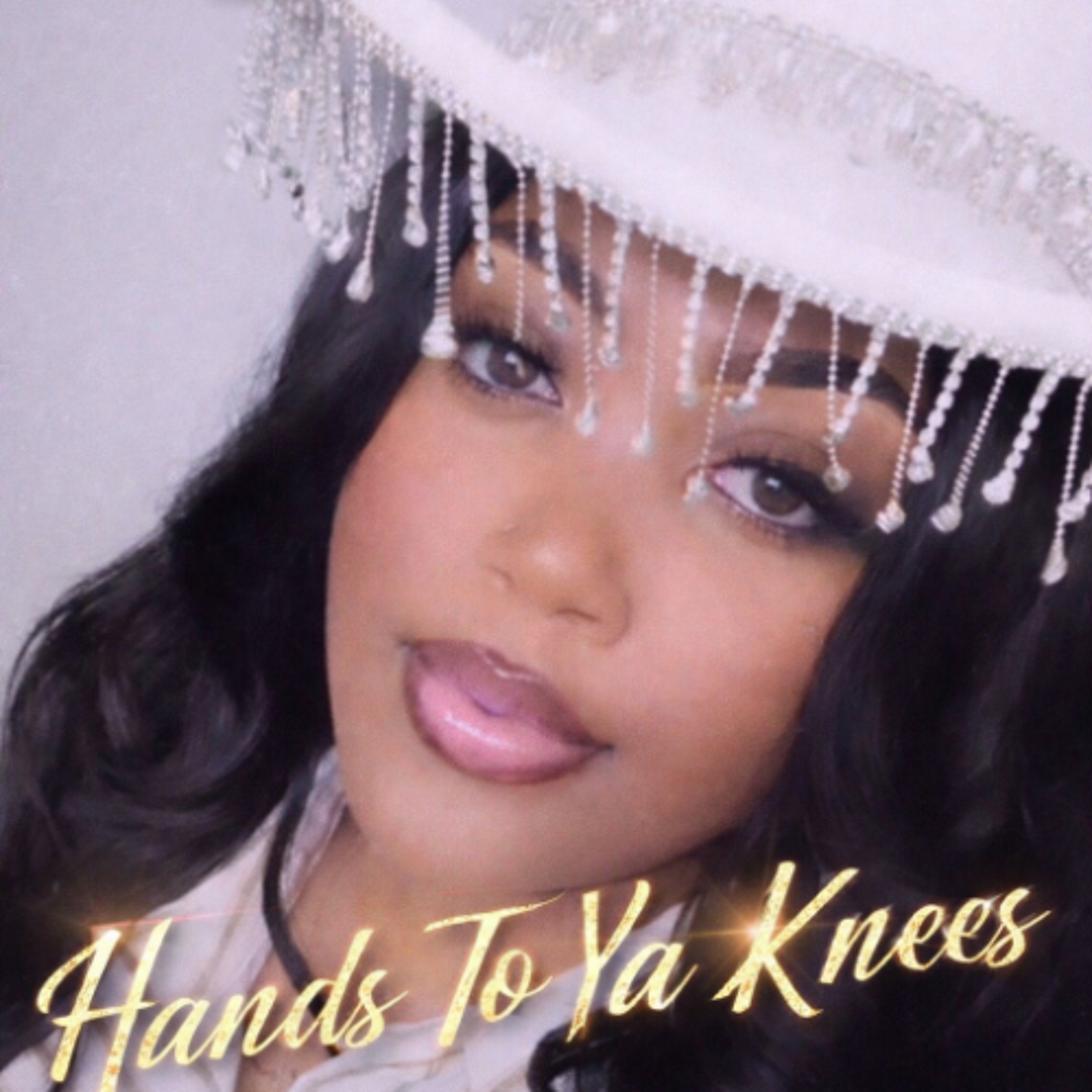 Senae-Hands On Your Knees episode artwork