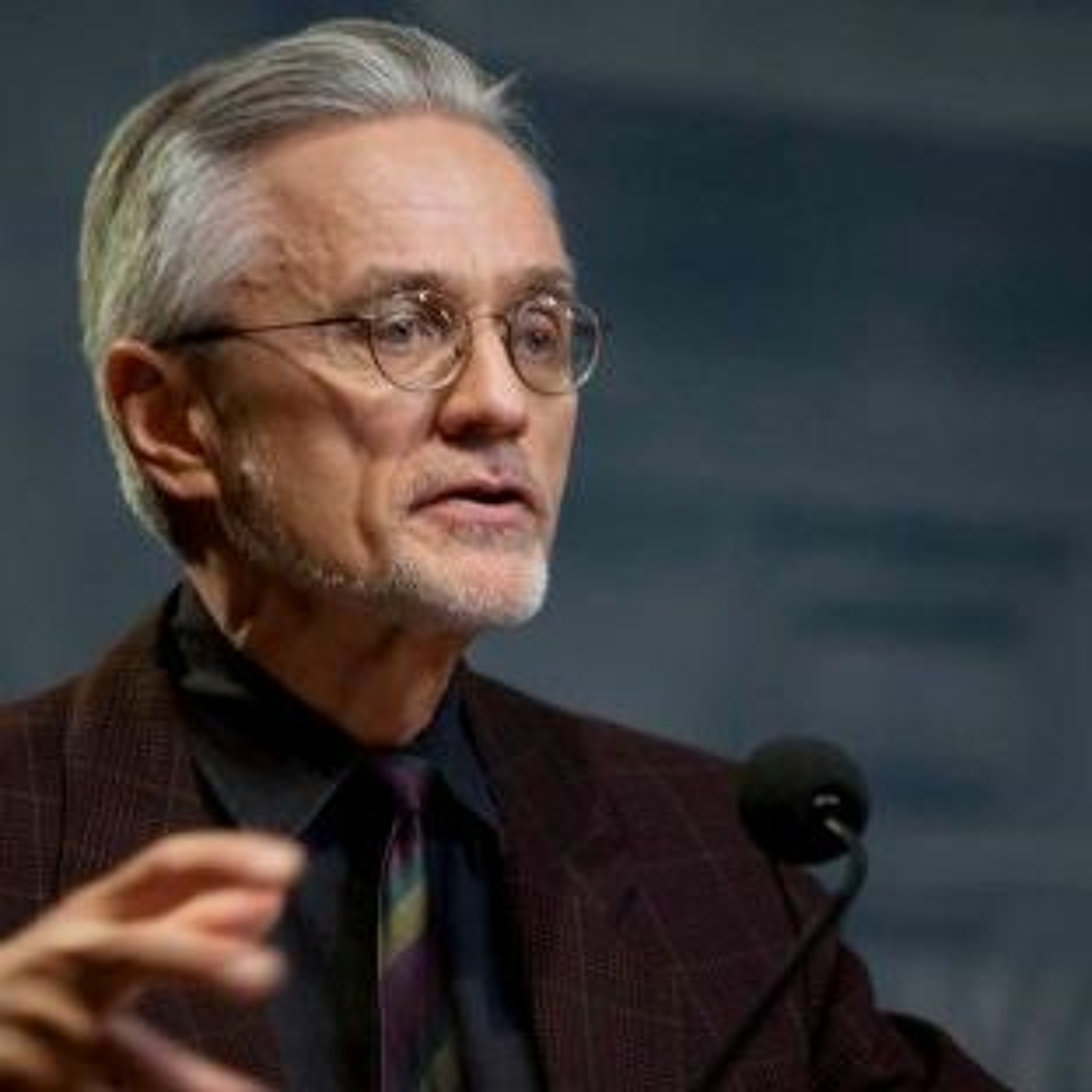 cover of episode The EU and Ukraine:  Prof. Alexander Motyl explains Ukraine's new candidate member status